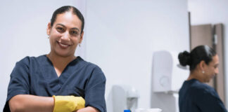 SE NECESITA PERSONAL FEMENINO DE LIMPIEZA PARA EMPRESA PAPELERA, JORNADA PART TIME personal-de-limpieza-femenino-empresa-de-servicios-de-limpieza-female-cleaning-staff-cleaning-service-company