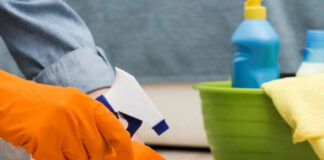 ESTAMOS EN LA BÚSQUEDA DE OPERARIA/O DE LIMPIEZA, PARA LIMPIEZA DIARIA DEL ESTABLECIMIENTO Y APOYO AL SERVICIO DIARIO, PARA EMPRESA GASTRONÓMICA Operaria de Limpieza, para Limpieza de restaurante Cleaning Operative, for restaurant cleaning