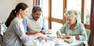 SELECCIONAMOS GEROCULTORES/AS (CUIDADORAS/ES – AUXILIAR GERIÁTRICO) PARA CENTRO DE DÍA cuidadora de adulto mayor Cuidado de Persona Mayor Elderly Care Home caregiver gerocultora