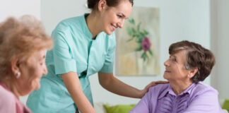 SE NECESITA CUIDADORA EXTERNA CON APTITUDES PARA TRATAR CON PERSONAS DE TERCERA EDAD Y/O DEPENDIENTES cuidadora externa cuidadora de adultos mayor home care older adult caregiver cuidadora con retiro