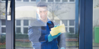 SE NECESITA EMPLEADO PARA LIMPIEZA DE VENTANAS Y LAVADO A PRESIÓN CON MAQUINA, JORNADA COMPLETA janitor empleado de limpieza de ventanas y lavado a presion con maquina personal de limpieza window cleaning and pressure washing employee with personal cleaning machine