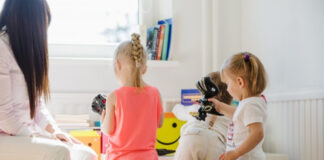 SE NECESITA NIÑERA 3 DÍAS A LA SEMANA ENTRE 3 A 4 HORAS POR LA TARDE niñera externa canguro en españa babysitter part time niñera con retiro