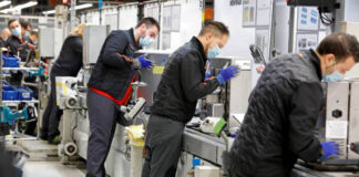 SELECCIONAMOS OPERARIO DE PRODUCCIÓN CON HABILIDAD PARA MANEJO DE MAQUINAS MANUALES Y AUTOMÁTICAS PARA IMPORTANTE INDUSTRIA operario de produccion tareas manuales y con maquinas industriales production operator manual tasks and with industrial machines