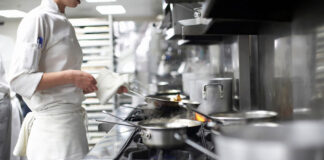 ESTAMOS EN LA BÚSQUEDA DE AYUDANTE DE COCINA PARA RESIDENCIA DE MAYORES cocinera cocinero para geriatrico senior home cook chef