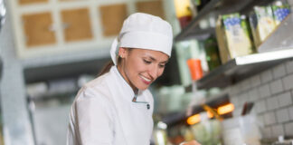SE REQUIERE COCINERA PARA RESIDENCIA GERIÁTRICA, JORNADA FULL TIME cocinera para geriatrico geriatric cook personal de cocina