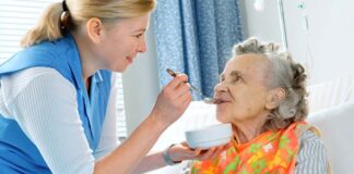 SE NECESITA CUIDADORA CON APOYO EN TAREAS DOMESTICAS, DISPONIBILIDAD INMEDIATA cuidadora domestica home care empleada del hogar para cuidado de adulto mayor cuidadora domiciliaria
