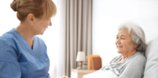 ESTAMOS EN LA BÚSQUEDA DE CUIDADORAS PARA ATENCIÓN DOMICILIARIA, GUARDIA DE 4 HORAS cuidadora domiciliaria caretaker home care cuidadora de adulto mayor y pacientes domiciliarios