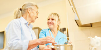 SE NECESITA CUIDADORA EXTERNA, JORNADA REDUCIDA DE LUNES A SÁBADO DE 9 A 12HS cuidadora domiciliaria cuidadora externa elderly caregiver home care cuidadora de anciana