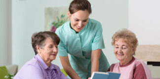 ESTAMOS EN LA BÚSQUEDA DE CUIDADORA DE ADULTA MAYOR / CAMA ADENTRO, JORNADA FULL TIME gerocultora cuidadora adulto mayor home care cuidadora interna
