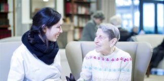 SE NECESITA CUIDADORAS/ES DOMICILIARIOS, PARA CUBRIR GUARDIAS TIEMPO COMPLETO Y MEDIO TIEMPO home caregiver home care cuidadora domiciliaria cuidador cuidados de higiene y confort y cuidados paliativos
