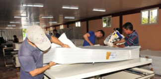 SE REQUIERE COSTURERO/A EVENTUAL PARA FABRICA DE COLCHONES TRABAJO EN LINEA CONTINUA costurera y costureo para fabrica de colchones seamstress sewing for mattress factory
