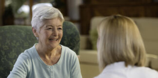 ESTAMOS EN LA BÚSQUEDA DE CUIDADORA CON CAMA ADENTRO DE LUNES A VIERNES, PARA EL CUIDADO DE ADULTOS MAYORES cuidadora con cama adentro personal para el cuidado de adultos mayores personal caregiver in bed for the care of older adults