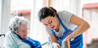 SE REQUIERE CUIDADORA EXTERNA O INTERNA PARA TRABAJAR 5 DÍAS A LA SEMANA cuidadora de adulta mayor home care cuidadora para centro geriatrico elderly caregiver cuidadora interna