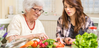 SE INCORPORA CUIDADORAS Y/O ENFERMERAS JORNADA COMPLETA, CONTRATO POR TIEMPO INDETERMINADO cuidadora de adulto mayor cuidadora domiciliaria enfermera home care nurse elderly caregiver