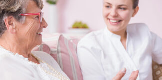 SE NECESITA CUIDADORA EXTERNA DE LUNES A VIERNES, SE OFRECE PAGA EXTRAS DE VERANO Y NAVIDAD cuidadora domiciliaria cuidadora de adulto mayor home caregiver elderly caregiver