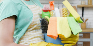SE SOLICITA EMPLEADA DEL HOGAR PARA TAREAS DOMESTICAS EN CASAS PARTICULARES domestic maid empleada del hogar empleada domestica para casa de familia housekeeper cleaning lady at family home