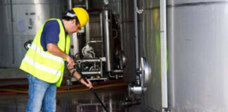 SE INCORPORA OPERARIO DE LIMPIEZA, JORNADA COMPLETA TURNO DIURNO. CONTRATO POR TIEMPO INDETERMINADO industrial cleaning operario de limoieza industrial personal de limpieza masculino janitor