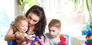 SE NECESITA NIÑERA / CANGURO JORNADA FULL TIME, EXCLUSIVAMENTE PARA EL CUIDADO DE LOS NIÑOS niñera para cuidado de niños babysitter for childcare in spain nanny niñera con retiro canguro