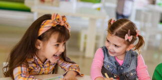 SE REQUIERE NIÑERAS PARA TRABAJAR JORNADA PART TIME Y FULL TIME, CON DISPONIBILIDAD INMEDIATA niñeras nanny babysitter canguro cuidadora de niños part time babysitter