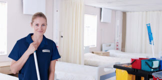 personal de limpieza femenino y masculino para clinica female and male cleaning staff for clinic