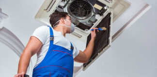 SE SOLICITA EMPLEADOS/AS DE MANTENIMIENTO Y LIMPIEZA PARA CONTRATISTA, PUESTO FIJO POR UN AÑO personal femenino y masculino de mantenimiento y limpieza Maintenance and cleaning staff