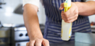 INCORPORAMOS BACHERO PARA RESTAURANTE, TURNO TARDE-NOCHE, FRANCO SEMANAL bachero empleado de limpieza mantenimiento para restaurante cleaning staff male cleaning