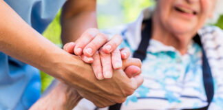 ESTAMOS EN LA BÚSQUEDA DE GEROCULTORA PARA RESIDENCIA DE MAYORES, JORNADA PART TIME TURNO TARDE cuidadora de ancianos cuidadora de adultos mayores gerocultora elder care taker geriatric assistant asistente geriatrico caregiver home care