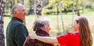 SE SOLICITA CUIDADORA EXTERNA ENTRE SEMANA, PARA EL CUIDADO DE MATRIMONIO OCTOGENARIO cuidadora domiciliaria Cuidadora Externa home care