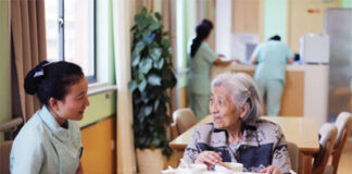 SE SOLICITA CUIDADORAS CON O SIN EXPERIENCIA PARA CUIDADOS DE ADULTOS MAYORES, JORNADA DE TRABAJO DE 10 AM A 5 PM. cuidadora domiciliaria gerocultora cuidadora de gerontes home care elderly caregiver