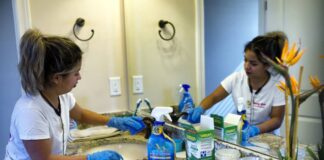 SE NECESITA EMPLEADA/O DE LIMPIEZA TURNOS ROTATIVOS, 5 DÍAS A LA SEMANA. SE OFRECE ESTABILIDAD LABORAL empleada de limpieza domestic maid limpieza en casa de familia house cleaning housekeeper empleada del hogar empleada domestica