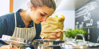 SE SOLICITA EMPLEADA PARA TAREAS DOMESTICAS (LIMPIEZA GENERAL Y COCINA BÁSICA) empleada de limpieza personal de limpieza ama de casa female cleaning staff