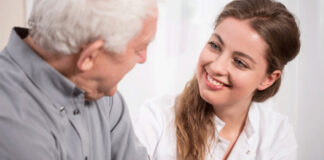 SE SOLICITA CUIDADORA CON CAMA ADENTRO DE LUNES A VIERNES, PARA SERVICIO DE ASISTENCIA A ADULTOS MAYORES gerocultora cuidadora caregiver for older cuidadora para geriatrico