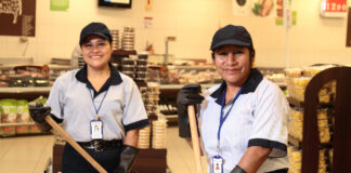 SE NECESITA PERSONAL DE LIMPIEZA O LIMPIADORES EN GENERAL DE TIENDAS DE ROPA, OFICINAS, ALMACÉN, MOPEADO Y FREGADO DE SUELOS limpiadores personal de limpieza cleaning staff