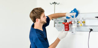 INCORPORAMOS MUCAMOS PARA SECTOR SALUD, EXCELENTE CLIMA LABORAL CON POSIBILIDADES DE EFECTIVIZACIÓN mucamo empleado de limpieza para clinica personal de limpieza masculino janitor maid cleaning clerk for clinic male cleaning staff