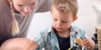 SE NECESITA NIÑERA/EMPLEADA DOMESTICA, 5 DÍAS A LA SEMANA JORNADA COMPLETA CON RETIRO nanny niñera babysitter canguro niñera auxiliar de niños cuidadora de niños empleada para cuidado de niños en casa de familia
