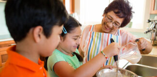 SE SOLICITA NIÑERA DOMESTICA PARA EL CUIDADO DE NIÑOS, APOYO EN TAREAS DE LIMPIEZA Y COCINA niñera ama de casa empleada del hogar babysitter nanny canguro