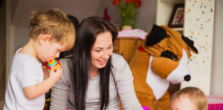 SE NECESITA EMPLEADA DEL HOGAR PARA TAREAS DOMESTICAS Y CUIDADO DE NIÑOS, MEDIA JORNADA niñera canguro nanny babysitter niñera sin experiencia