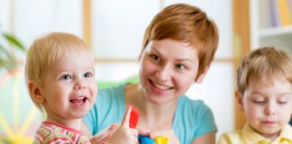 INCORPORAMOS NIÑERA, JORNADA DE LUNES A VIERNES DE 10:00 A 17:00HS. SE OFRECE CONTRATACIÓN EN BLANCO niñera externa empleada del hogar babysitter nanny canguro cuidadora de niños niñera con retiro