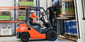 SE SOLICITA EMPLEADO DE CARGA Y DESCARGA PARA MANEJO DE CLARK, PERSONAS DINÁMICAS Y PRO ACTIVAS operarios de carga y descarga empleados de descarga loaning and unloading workers loading and unloading operaturs manejo de clark