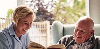 SE REQUIERE CUIDADORA Y/O CUIDADOR PARA ALF/HOME, CON DISPONIBILIDAD INMEDIATA Caregiver cuidadora para ALF home cuidadora para centro de dia home care cuidadora de adultos mayores
