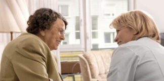 cuidadora asistente de geriatría elder care taker geriatric assistant gerocultora carateker servicios de asistencia domiciliaria cuidadora de adultos mayores home care