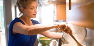 SE SOLICITA EMPLEADA DOMÉSTICA CON CAMA PARA TAREAS DE LIMPIEZA, PLANCHADO Y PREPARACIÓN DE COMIDAS. SE OFRECE PREPAGA Y BUEN SUELDO empleada del hogar ama de-casa cleaning staff domestic maid empleada domestica para casa de familia