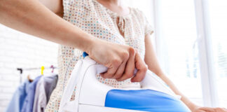 SE SOLICITA EMPLEADA DOMÉSTICA INTERNA PARA SERVICIOS DE LIMPIEZA, COCINA SENCILLA Y OTRAS ASIGNACIONES PROPIAS DEL PUESTO empleada del hogar empleada domestica señora planchando cleaning lady domestic maid home cleaning staff housekeeper