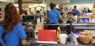 INCORPORAMOS CAJERAS/OS PARA TAREAS POLIVALENTES EN SUPERMERCADO, TURNOS ROTATIVOS CON UN FRANCO SEMANAL empleada para supermercado cajera para supermercado cashiers supermarket staff supermarket employee