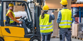INCORPORAMOS MOZO/A DE ALMACÉN PARA TRABAJOS EN FÁBRICA DE CARTÓN, JORNADA COMPLETA TURNOS ROTATIVOS operario para fabrica operator in factory warehouse operator personal para almacen