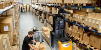 INCORPORAMOS PERSONAL DE ALMACÉN PARA TAREAS DE CARGA Y DESCARGA DE MERCANCÍA, JORNADA FULL TIME operarios de carga y descarga personal para almacen personal loading and unloading operators for warehouse personal masculino para deposito