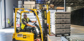 ESTAMOS EN LA BÚSQUEDA DE OPERARIO DE CARGA Y DESCARGA PARA ALMACÉN, CONTRATACIÓN EVENTUAL personal de almacen empleados de paqueteria packaging clerks warehouse operator operarios de carga y descarga mozo de almacen