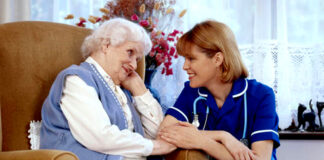 ESTAMOS SELECCIONANDO ENFERMERAS, CUIDADORAS, PERSONAL CON CAMA Y CON RETIRO PARA CUIDADO DE ADULTOS MAYORES Enfermeras, Cuidadoras, Personal con Cama y con Retiro Nurses, Caregivers, Staff with Bed and Retirement home care cuidadoras domiciliarias