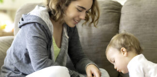 SE INCORPORA NIÑERA PARA TRABAJAR DE LUNES A VIERNES DE 10 A 16:00HS. SE OFRECE BUEN SUELDO, MAS BENEFICIOS Y VIÁTICOS babysitter baby sister niñera externa niñera medio tiempo cuidadora de niños nanny canguro