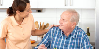 ESTAMOS EN LA BÚSQUEDA DE CUIDADORAS/ES PARA CUIDADO DE ADULTO MAYOR, 4HS DIARIAS DE LUNES A VIERNES care help cuidadora domiciliaria cuidadora de adulto mayor home care elderly caregiver